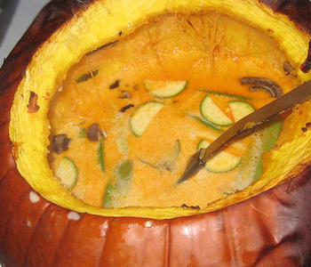 суп в тыкве с курицей